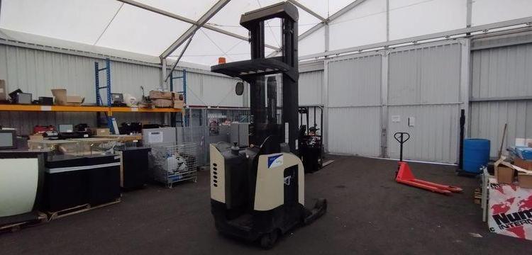 CROWN CHARIOT ELEVATEUR FRONTAL RETRACTABLE RR5220 ELECTRIQUE CAPACITE 1,6T – AN 2003  65059