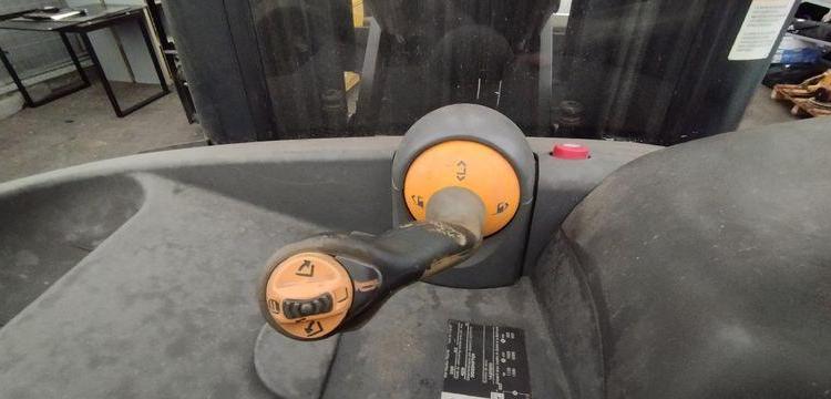 CROWN CHARIOT ELEVATEUR FRONTAL RETRACTABLE RR5220 ELECTRIQUE CAPACITE 1,6T – AN 2003  65059