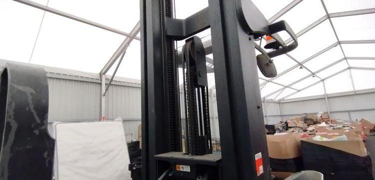 CROWN CHARIOT ELEVATEUR FRONTAL RETRACTABLE RR5220 ELECTRIQUE CAPACITE 1,6T – AN 2003  65059