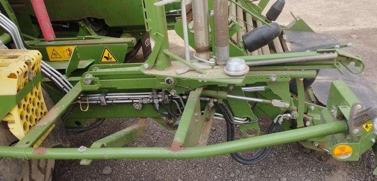 KRONE COMBINE PRESSE ENRUBANNEUSE COMPRIMA CF 155 XC-XTREME- 2 ESSIEUX – PTAC 9 T  76897