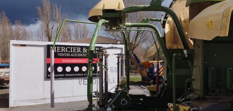 KRONE COMBINE PRESSE ENRUBANNEUSE COMPRIMA CF 155 XC-XTREME- 2 ESSIEUX – PTAC 9 T  76897
