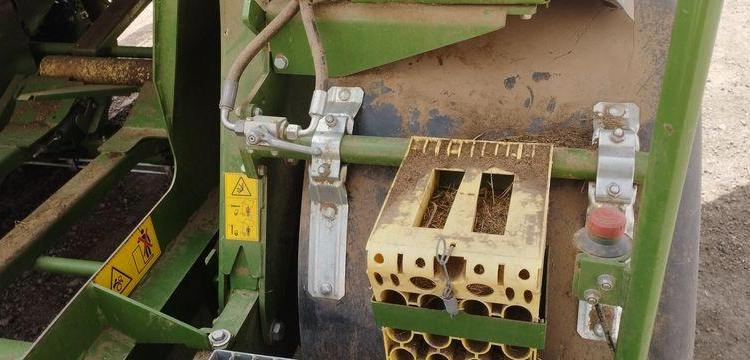 KRONE COMBINE PRESSE ENRUBANNEUSE COMPRIMA CF 155 XC-XTREME- 2 ESSIEUX – PTAC 9 T  76897