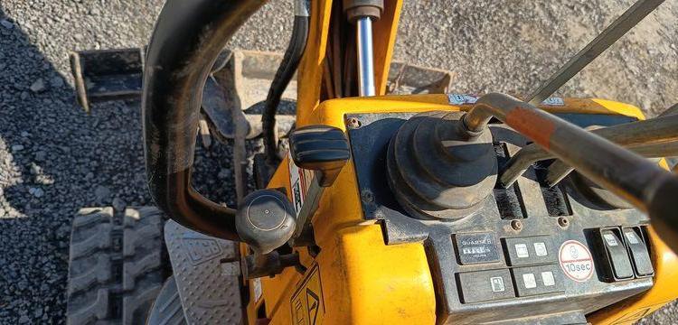 JCB MICROPELLE SUR CHENILLES 8010 CTS – DIESEL – 1 TONNE – 895 HEURES – ANNEE 2018  8010LTS