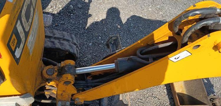 JCB MICROPELLE SUR CHENILLES 8010 CTS – DIESEL – 1 TONNE – 895 HEURES – ANNEE 2018  8010LTS