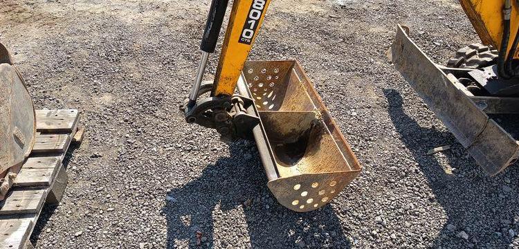 JCB MICROPELLE SUR CHENILLES 8010 CTS – DIESEL – 1 TONNE – 895 HEURES – ANNEE 2018  8010LTS