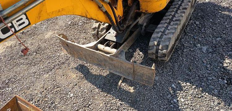 JCB MICROPELLE SUR CHENILLES 8010 CTS – DIESEL – 1 TONNE – 895 HEURES – ANNEE 2018  8010LTS