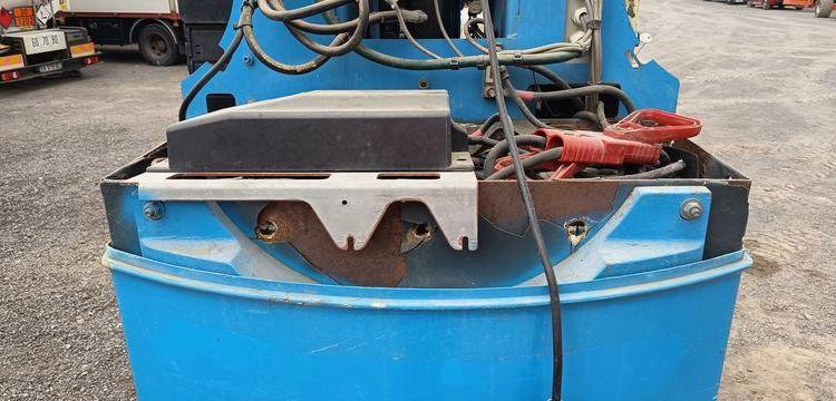 ATN NACELLE A MAT VERTICAL ELECTRIQUE 8,80M – HORAMETRE 919 HEURES – AN 2007  8561