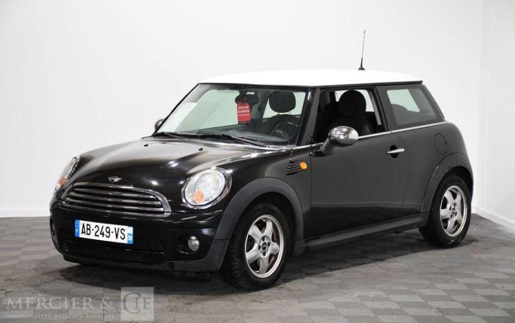 MINI COOPER 1,6 D 110 COOPER NOIR AB-249-VS