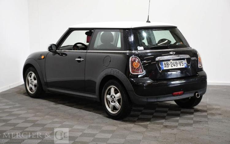 MINI COOPER 1,6 D 110 COOPER NOIR AB-249-VS