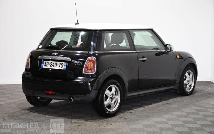 MINI COOPER 1,6 D 110 COOPER NOIR AB-249-VS