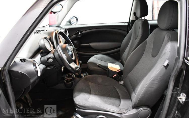 MINI COOPER 1,6 D 110 COOPER NOIR AB-249-VS