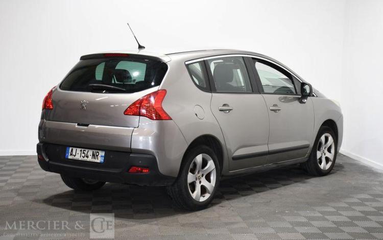 PEUGEOT 3008 1,6 HDI 110 PREMIUM GRIS AJ-154-NR