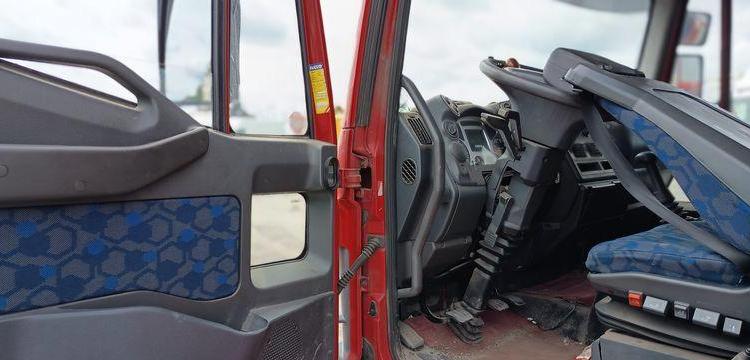 IVECO EUROCARGO 120E24 PLATEAU – PTAC : 11,99 TONNES – 485762 KMS – ANNEE 2004 BORDEAUX AL-033-HK