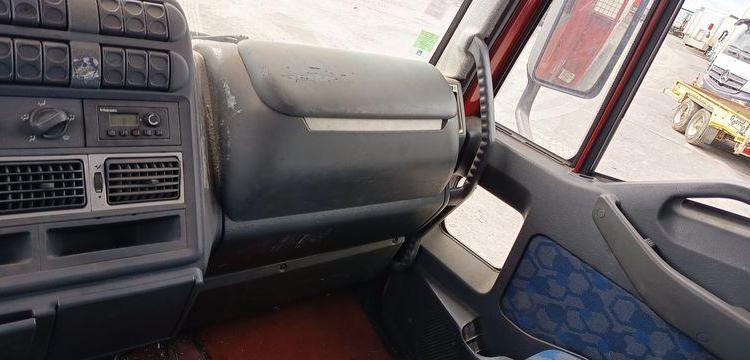 IVECO EUROCARGO 120E24 PLATEAU – PTAC : 11,99 TONNES – 485762 KMS – ANNEE 2004 BORDEAUX AL-033-HK