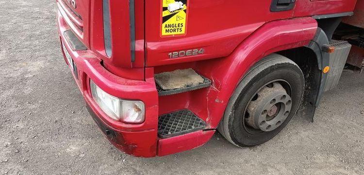 IVECO EUROCARGO 120E24 PLATEAU – PTAC : 11,99 TONNES – 485762 KMS – ANNEE 2004 BORDEAUX AL-033-HK