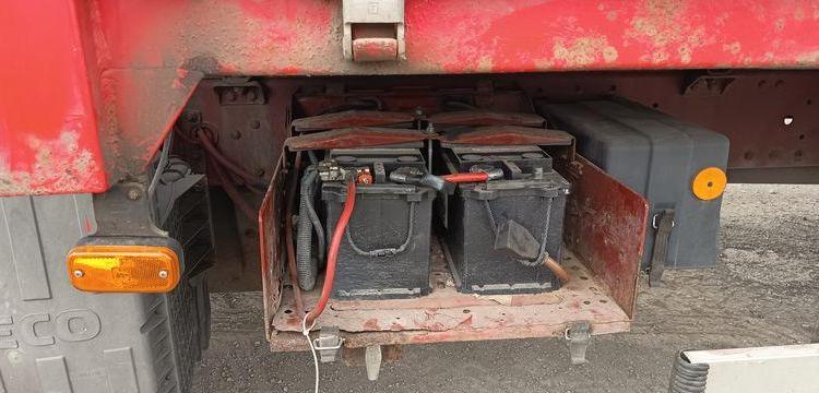 IVECO EUROCARGO 120E24 PLATEAU – PTAC : 11,99 TONNES – 485762 KMS – ANNEE 2004 BORDEAUX AL-033-HK