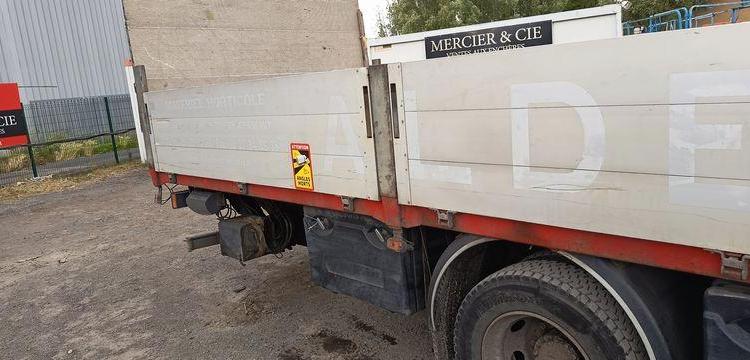 IVECO EUROCARGO 120E24 PLATEAU – PTAC : 11,99 TONNES – 485762 KMS – ANNEE 2004 BORDEAUX AL-033-HK