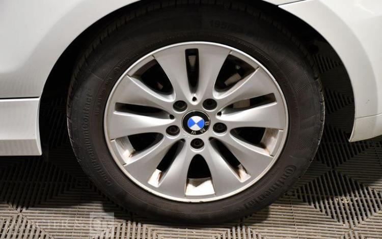 BMW SERIE 1 2,0 116D 115 SPORT DESIGN BLANC AQ-500-JN
