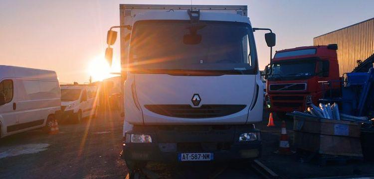 RENAULT PORTEUR MIDLUM 270 DXI AVEC HAYON D’HOLLANDIA – NON ROULANT – AN 2010 BLANC AT-587-NM
