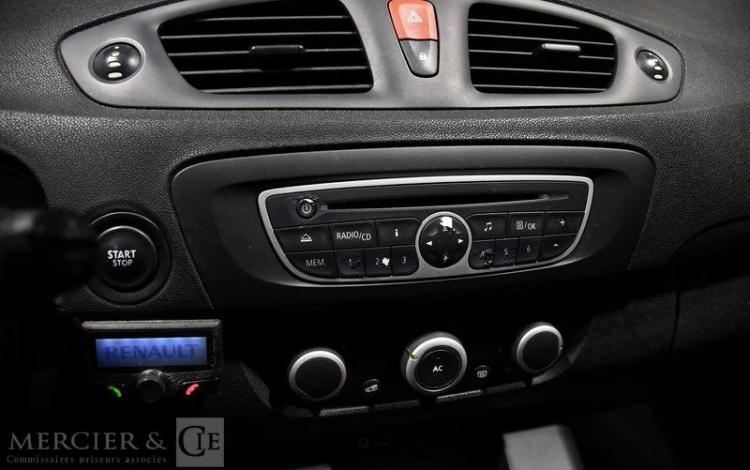 RENAULT GD SCENIC 1,5 DCI 105CH CONFORT AUTHENTIQUE GRIS AX-655-CA
