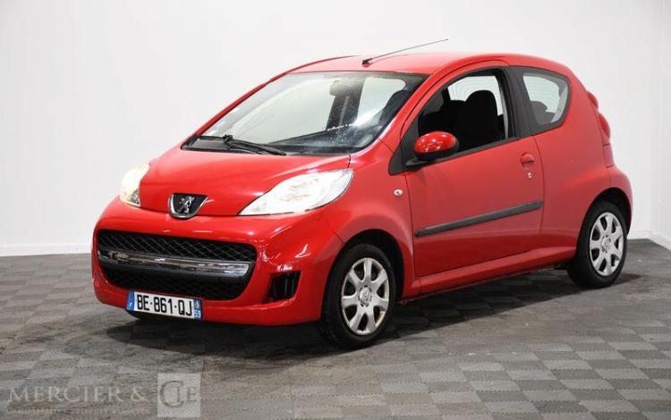 PEUGEOT 107 1,0 70CH TRENDY ROUGE BE-861-QJ