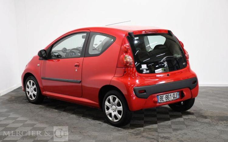 PEUGEOT 107 1,0 70CH TRENDY ROUGE BE-861-QJ