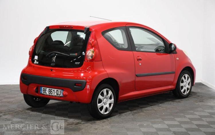 PEUGEOT 107 1,0 70CH TRENDY ROUGE BE-861-QJ