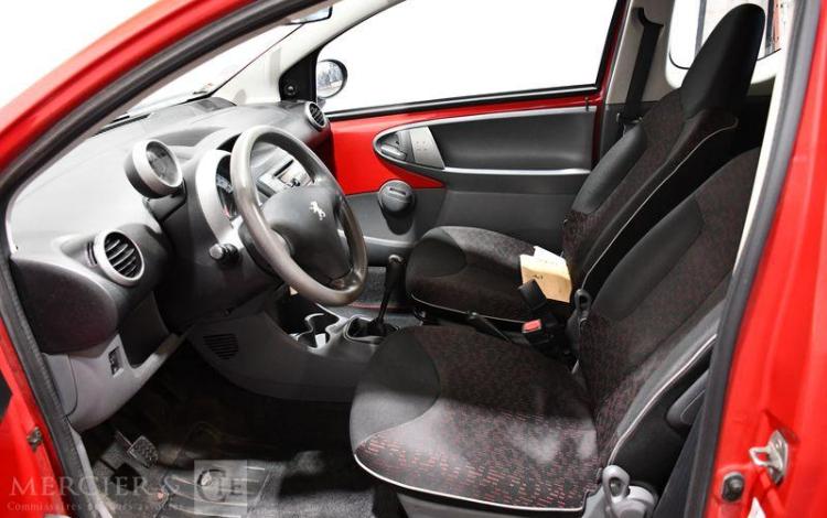 PEUGEOT 107 1,0 70CH TRENDY ROUGE BE-861-QJ