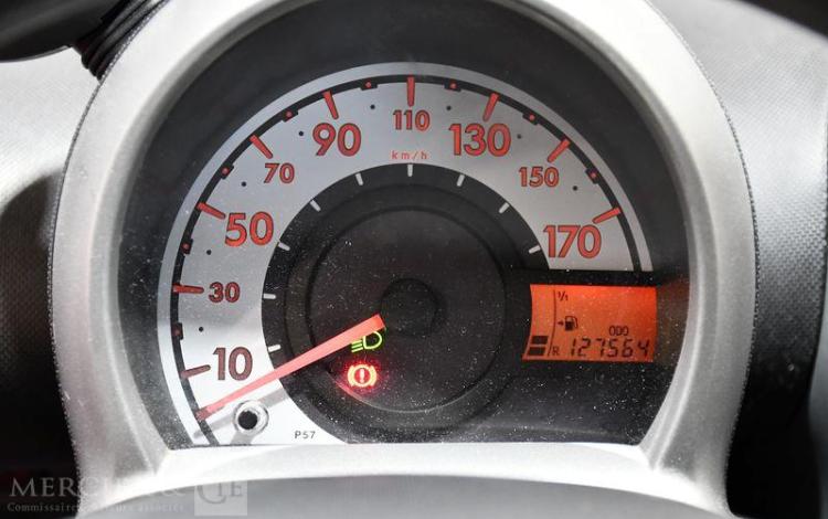 PEUGEOT 107 1,0 70CH TRENDY ROUGE BE-861-QJ
