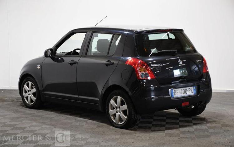 SUZUKI SWIFT 1,3 DDIS 75 GLX NOIR BF-400-PL