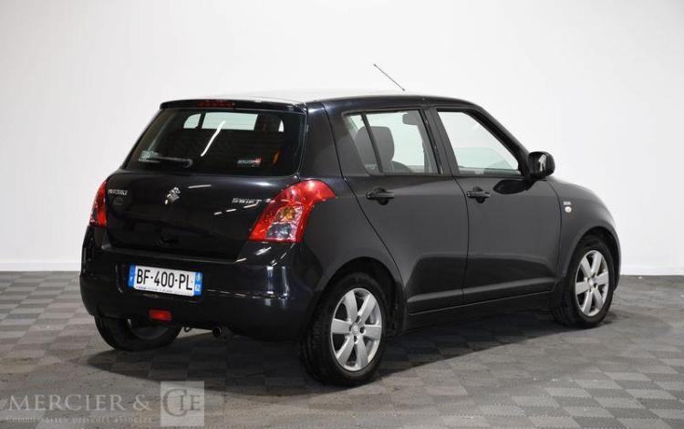 SUZUKI SWIFT 1,3 DDIS 75 GLX NOIR BF-400-PL