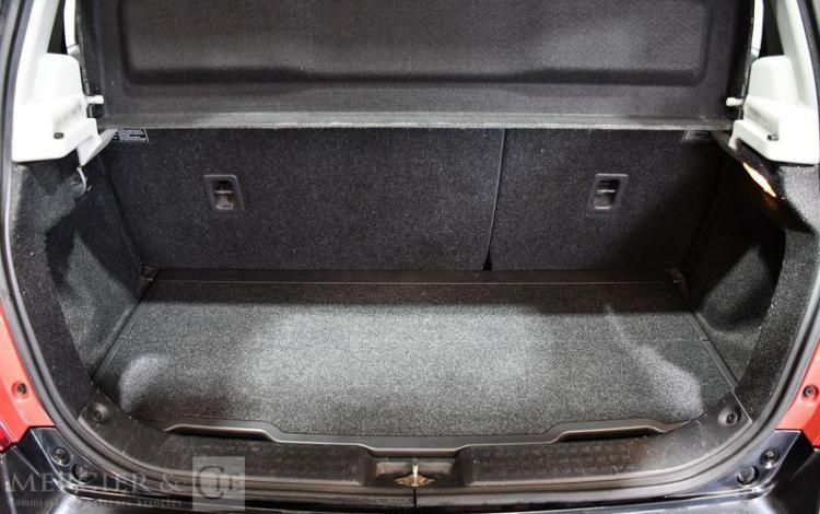SUZUKI SWIFT 1,3 DDIS 75 GLX NOIR BF-400-PL