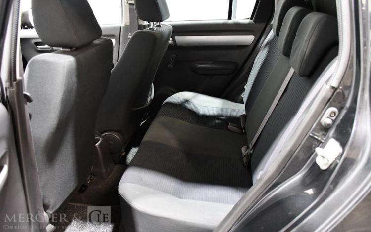 SUZUKI SWIFT 1,3 DDIS 75 GLX NOIR BF-400-PL