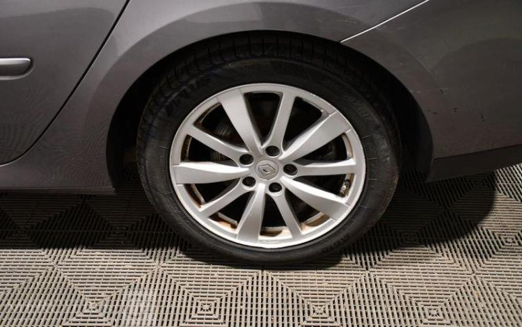 RENAULT LAGUNA 1.5 DCI 110 BOSE EDITION GRIS BF-492-NS