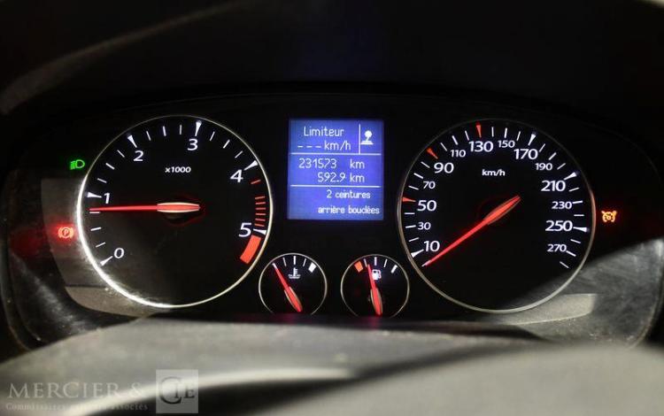 RENAULT LAGUNA 1.5 DCI 110 BOSE EDITION GRIS BF-492-NS