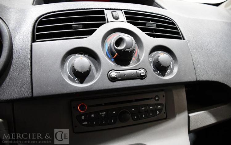 RENAULT KANGOO BLANC BG-368-MK