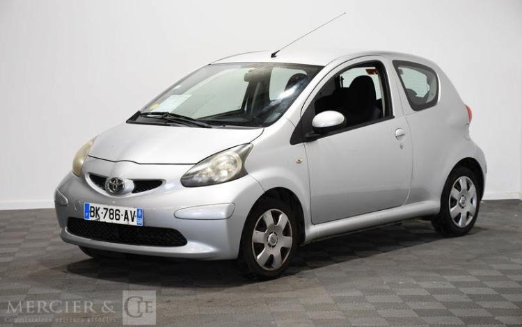 TOYOTA AYGO 1.0 VVTI 70CH GRIS BK-786-AV