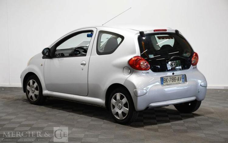 TOYOTA AYGO 1.0 VVTI 70CH GRIS BK-786-AV