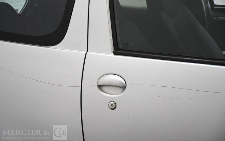 TOYOTA AYGO 1.0 VVTI 70CH GRIS BK-786-AV