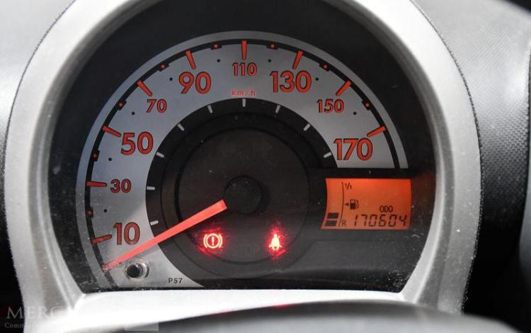 TOYOTA AYGO 1.0 VVTI 70CH GRIS BK-786-AV