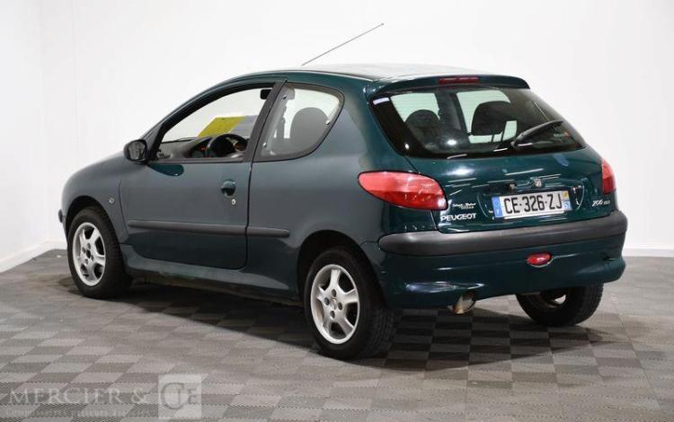 PEUGEOT 206 VERT CE-326-ZJ