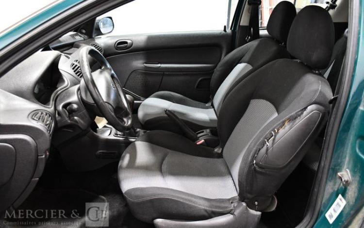 PEUGEOT 206 VERT CE-326-ZJ