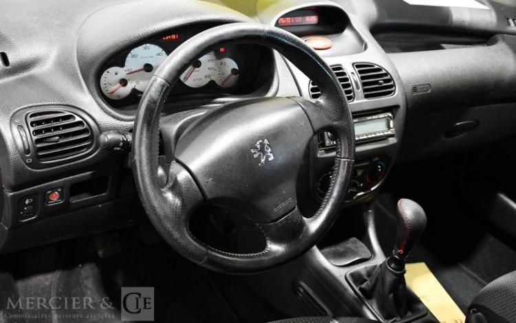 PEUGEOT 206 VERT CE-326-ZJ