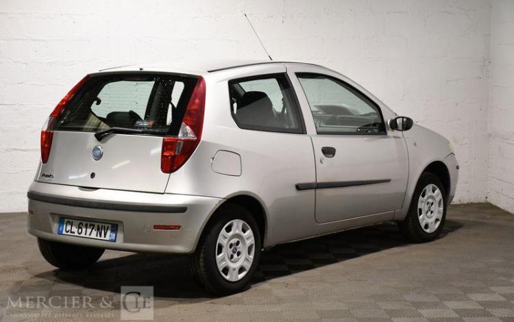 FIAT PUNTO 1.2 60 SX DYNAMIC GRIS CL-617-NV