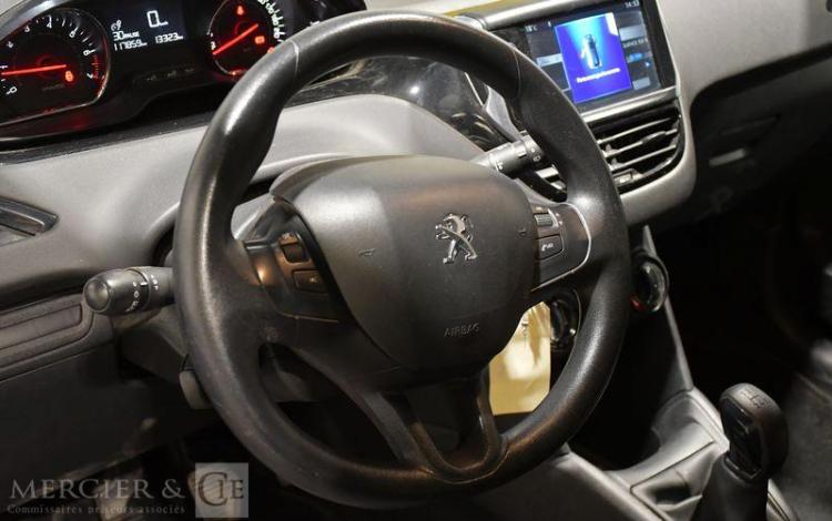 PEUGEOT 208 1,2 PURETECH 80 ACTIVE NOIR CN-490-KH