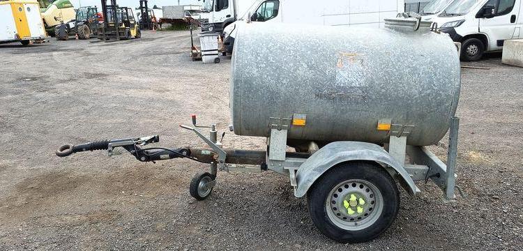 HUBIERE TONNE A EAU 1 ESSIEU PTAC 750 KGS  CQ-593-WM
