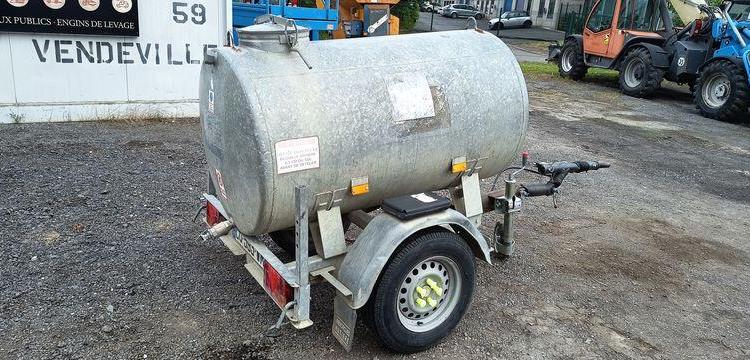 HUBIERE TONNE A EAU 1 ESSIEU PTAC 750 KGS  CQ-593-WM