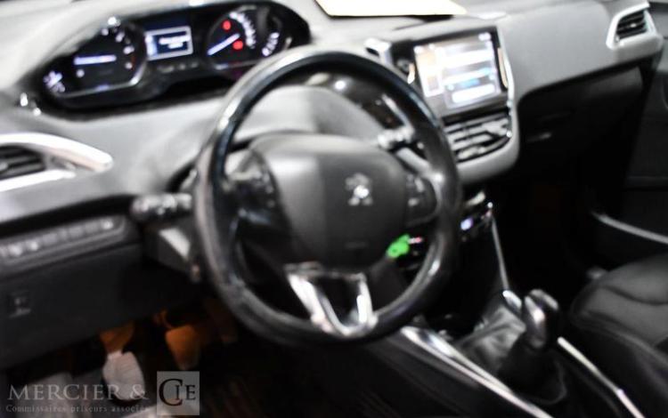 PEUGEOT 2008 1,2 PURETECH 80 ALLURE START/STOP NOIR DH-953-CT