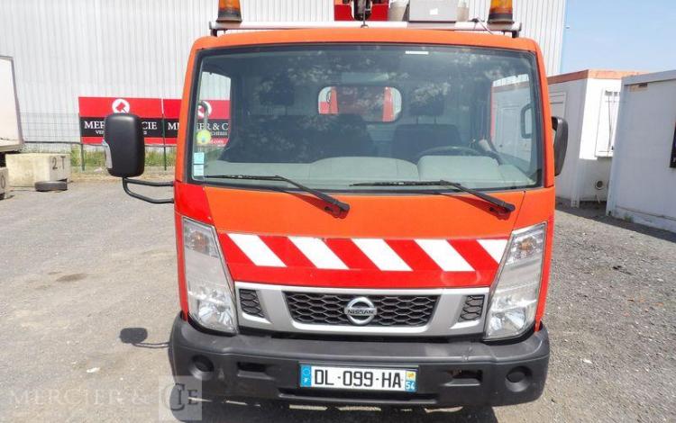 NISSAN CABSTAR  AVEC NACELLE INF 12M FRANCE ELEVATEUR ROUGE DL-099-HA