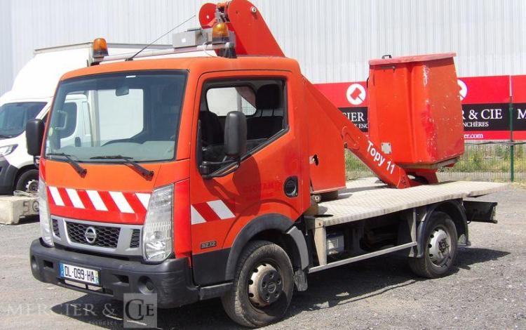 NISSAN CABSTAR  AVEC NACELLE INF 12M FRANCE ELEVATEUR ROUGE DL-099-HA